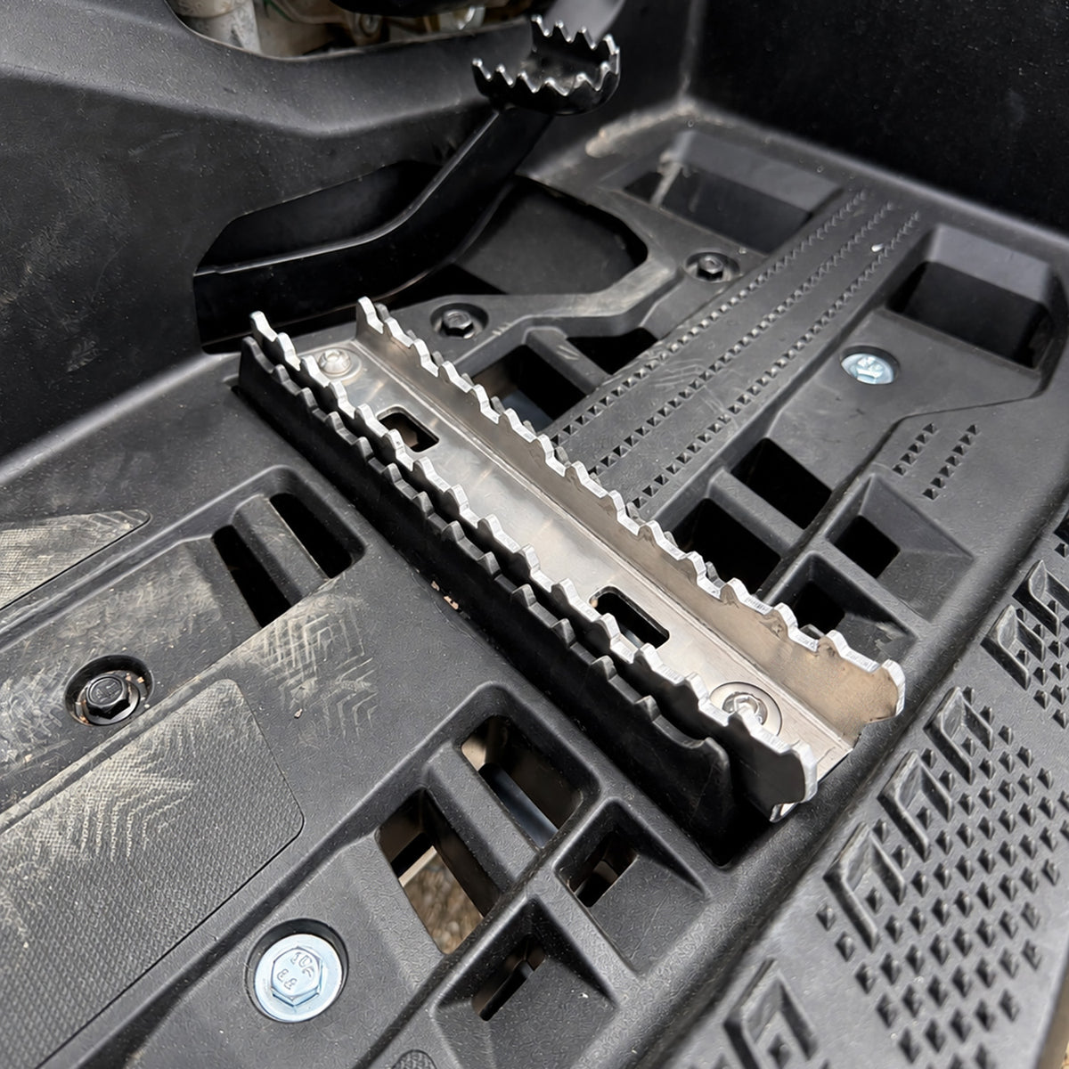 Foot Pegs — Can-Am Outlander 450-570 (2015–2023)