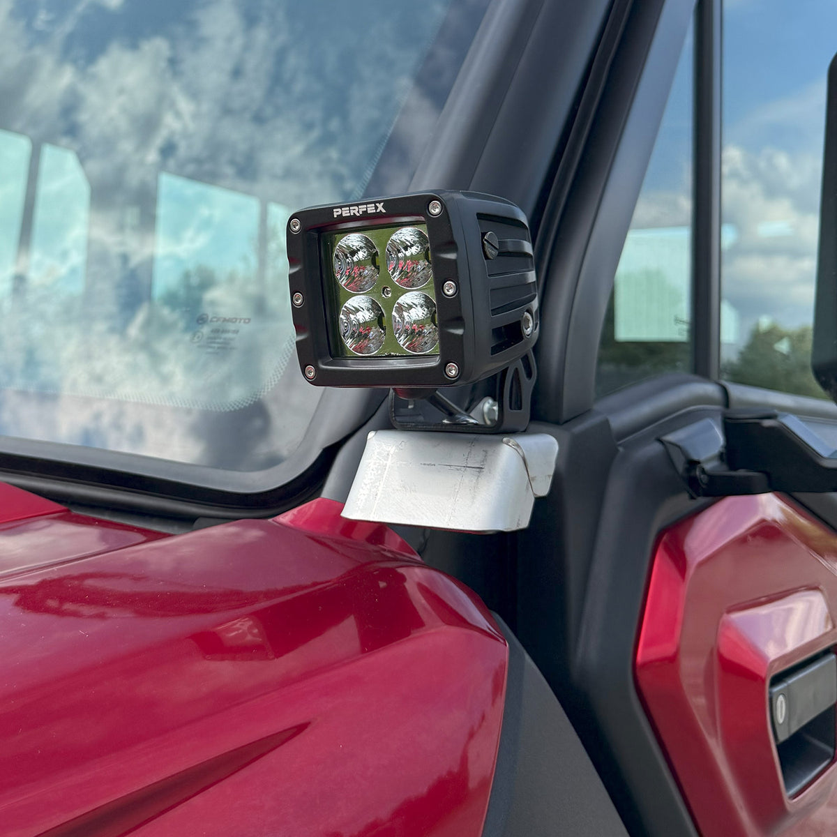 CFMoto UForce U10 PRO — Supports Avant pour Lumières Cube